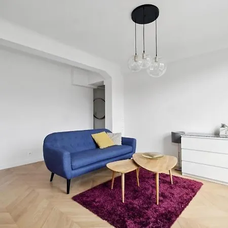 Charming Aprtment With Balcony - Buttes Chaumont Lägenhet