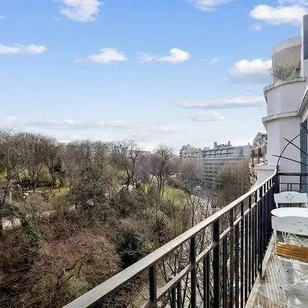 Charming Aprtment With Balcony - Buttes Chaumont Lägenhet *
