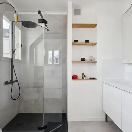 Charming Aprtment With Balcony - Buttes Chaumont