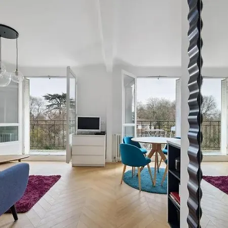 Charming Aprtment With Balcony - Buttes Chaumont Lägenhet Paris