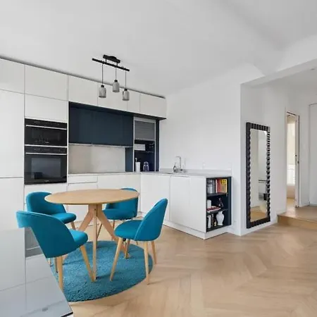 Charming Aprtment With Balcony - Buttes Chaumont